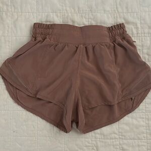 Lululemon hotty hots, 2.5 inch size two, tan/pink beige color